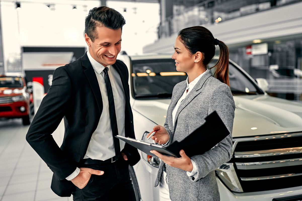 Dealer Finance vs a Broker: An Honest Comparison
